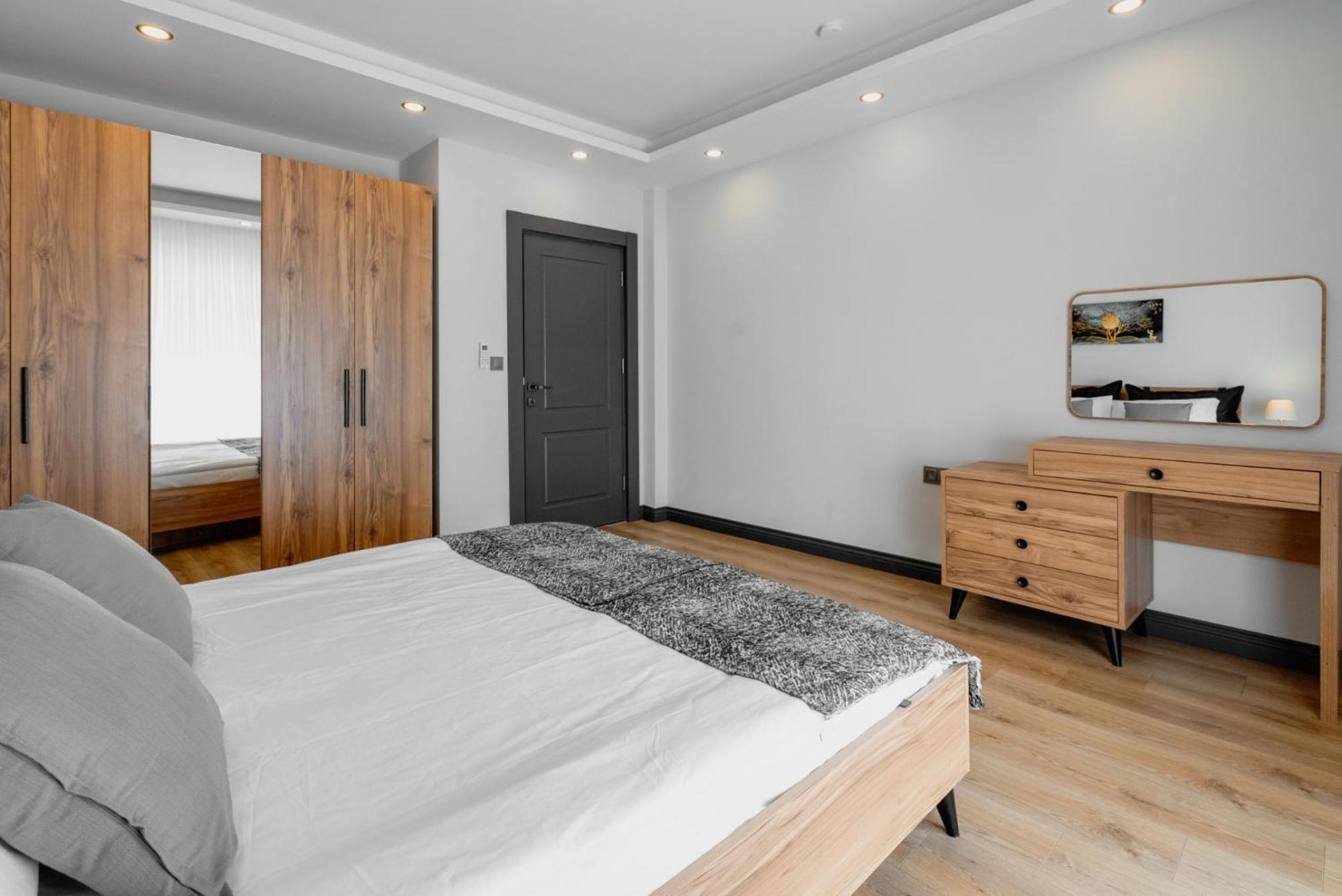 Daire Cozy Flat Close To Lara Beach In